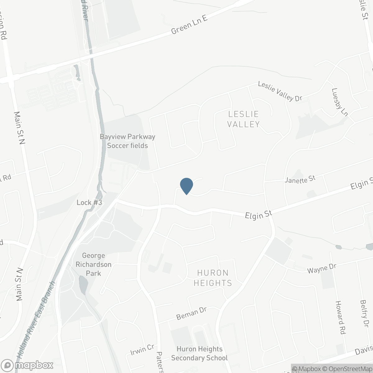 306 OAKWOOD COURT, Newmarket, Ontario L3Y 3C8